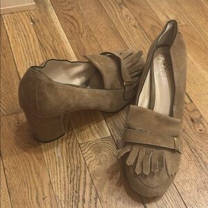 Elegant Tan Suede Women's Loafers